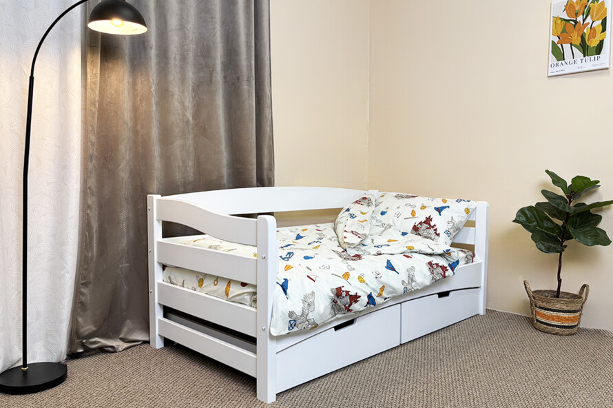 Детская кровать с бортиком Афина (бук) Белый