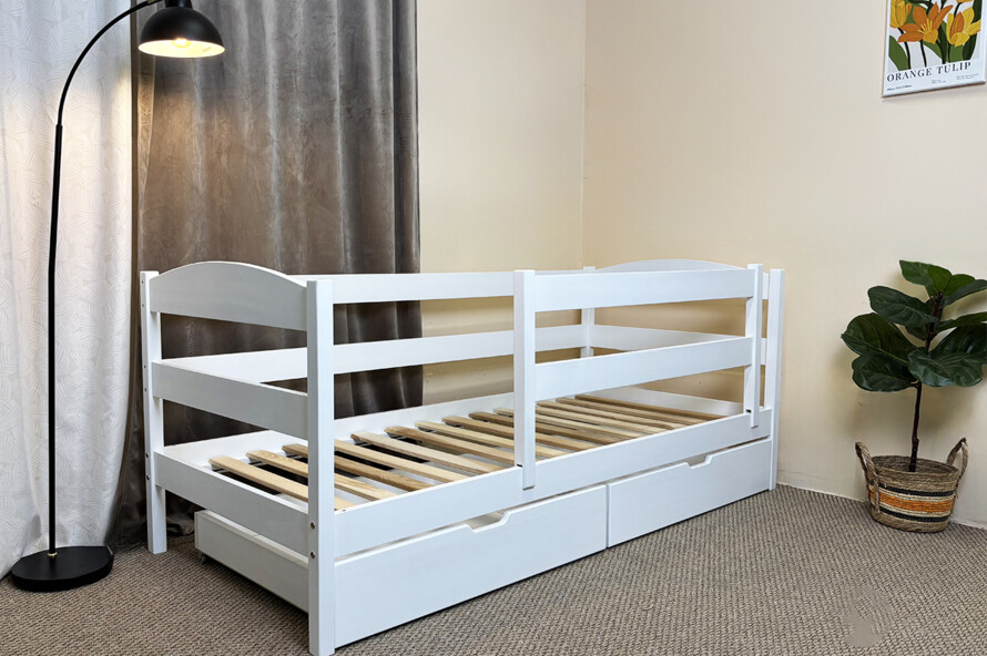 Дитяче ліжко з дерева Кіра комплект з бортиком і ящиком 