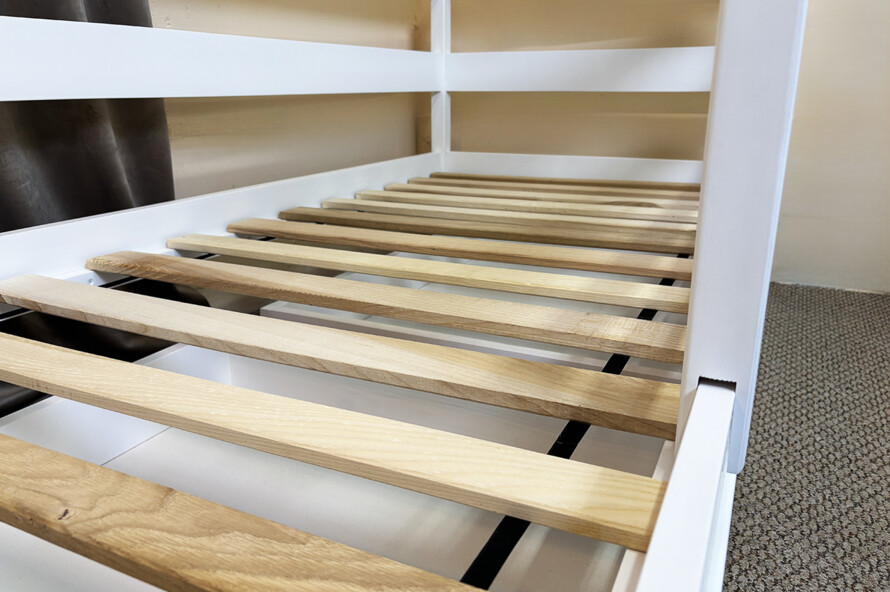 Дитяче ліжко з дерева Кіра комплект з бортиком і ящиком 