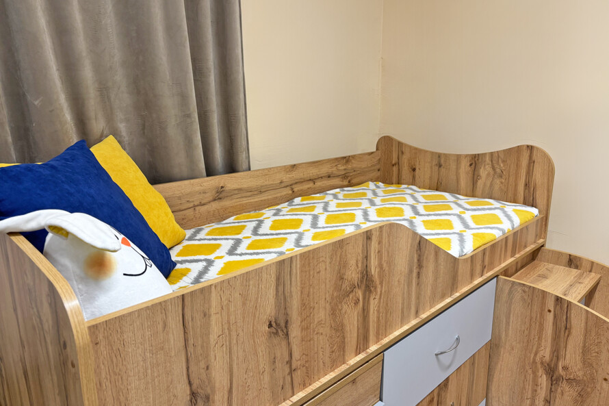 Кровать Комод Тахо со столом Цвет Тахо / Серый