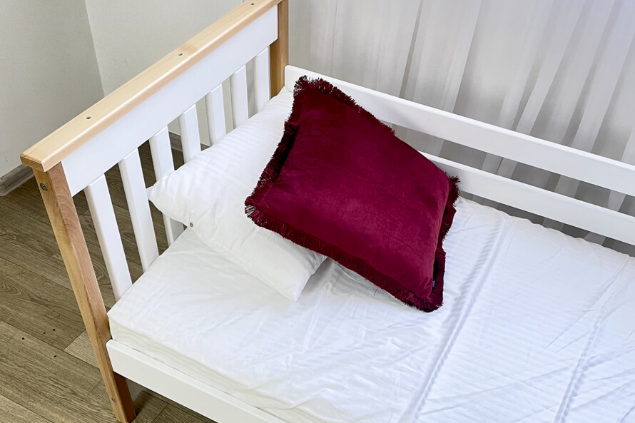 Ліжко дитяче з дерева Адель (бук) Колір RAL