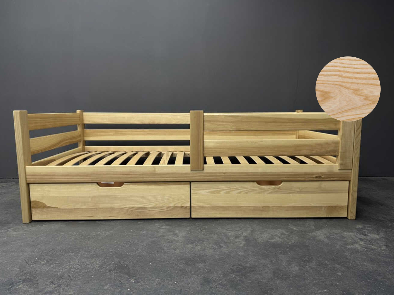 Ліжко з ясеня